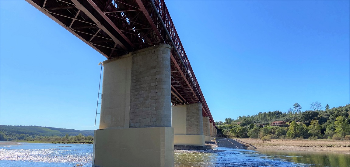 Ponte rodoferroviária da Praia