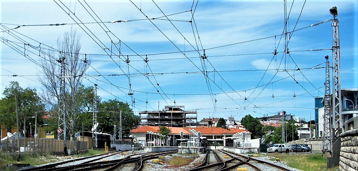 Linha de Cascais - via e catenária