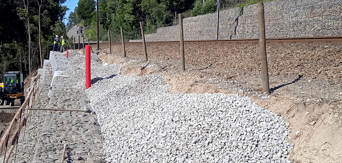 Empreitada de Estabilização de Talude na Linha do Douro - Passeio