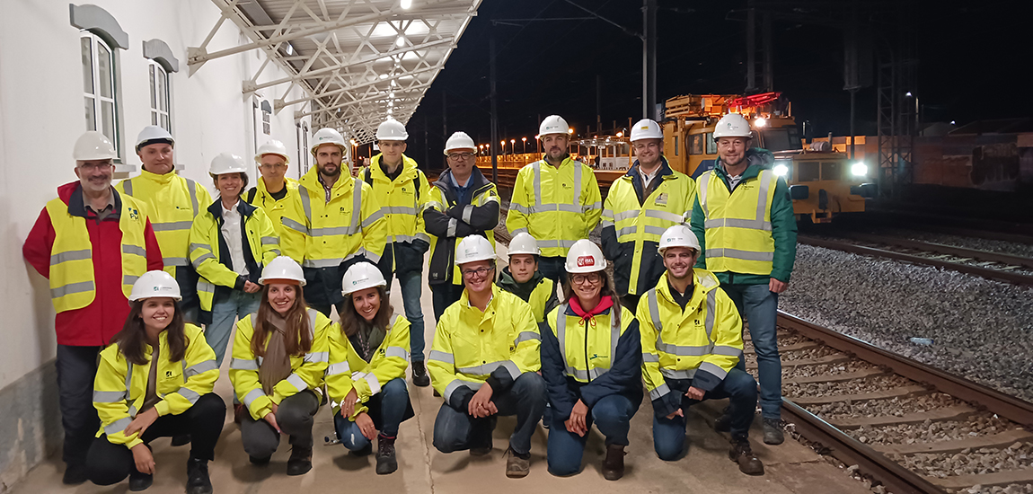 Alunos da 1ª Pós-Graduação em Engenharia Ferroviária do ISEL visitam trabalhos de modernização da Linha de Sines