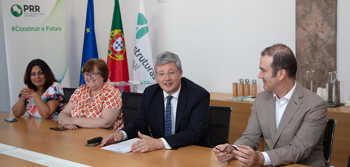 Fotografia da cerimónia de consignação da nova variante a Aljustrel