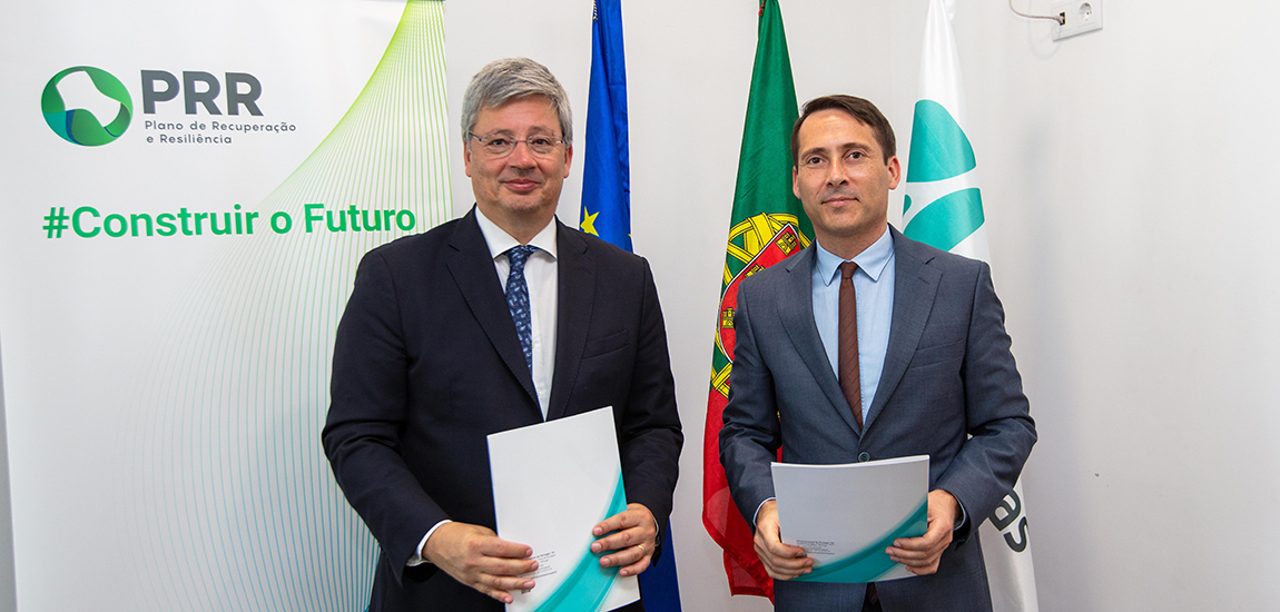 Fotografia da sessão da Consignação da obra do IP8