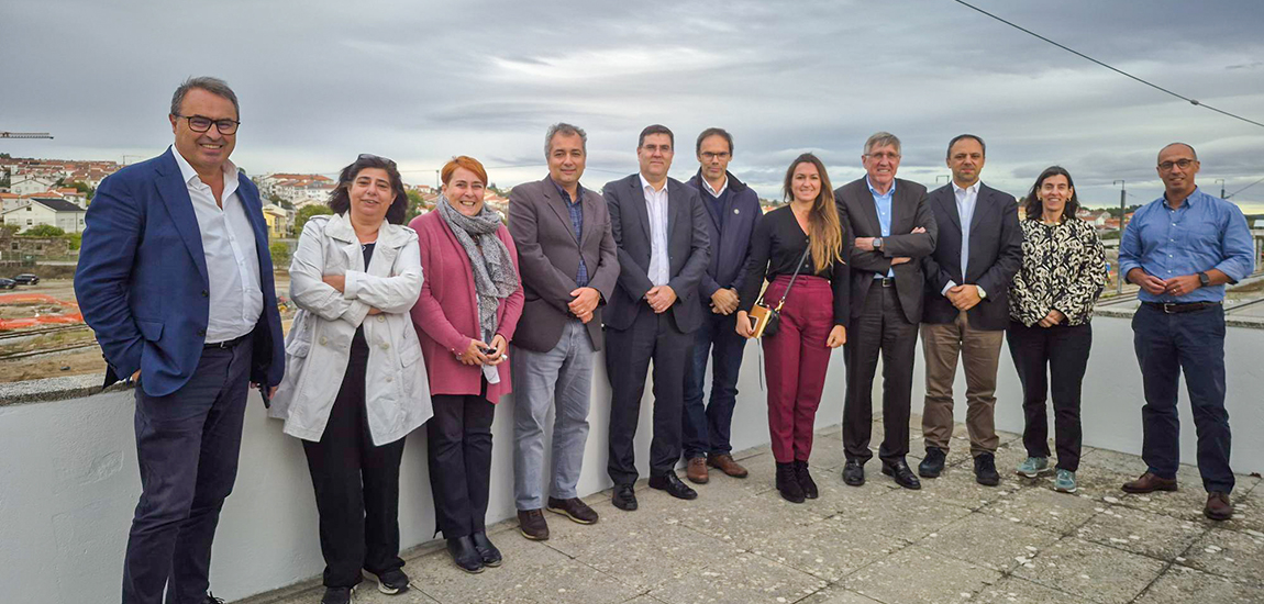 Representantes da Comissão Europeia, do Ministério das Infraestruturas e Habitação, do IMT, da TIS e Administração dos Portos do Douro, Leixões e Viana do Castelo (APDL)