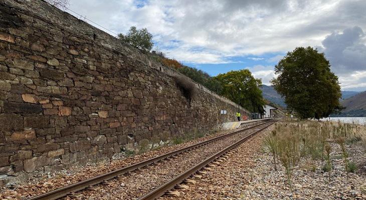 Reforço de muro de suporte na Linha do Douro