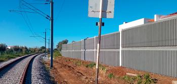 Barreiras Acústicas Inovadoras com Incorporação de Borracha 